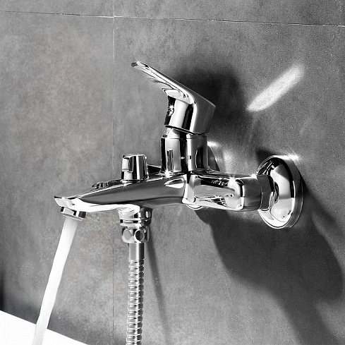 В интерьере