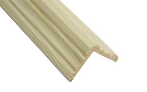 Уголок хвоя 20х20 /2,8м/ фигур.