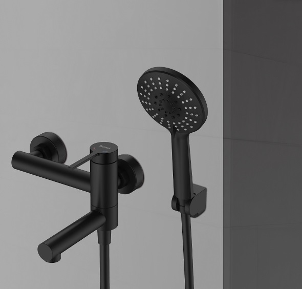 В интерьере