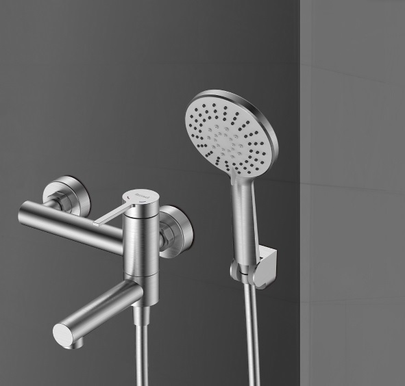 В интерьере