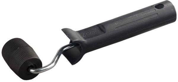 Валик прижимной "Бочка" пластмассовый Master, бюгель 6мм, 45мм (арт.0393-2) Stayer