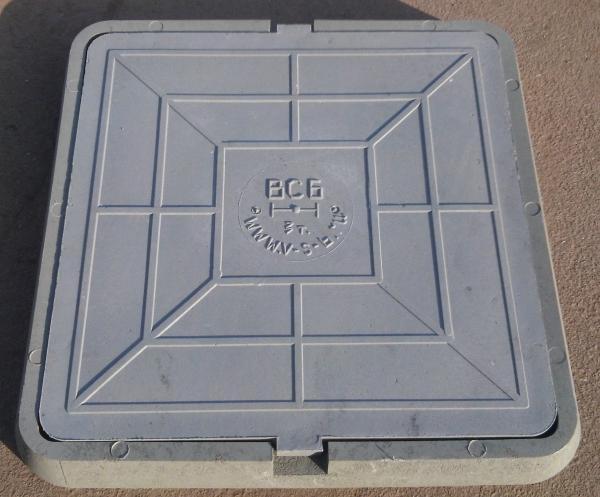 Люк полимер-песчаный смотровых колодцев легкий квадратный 660х660 мм, серый